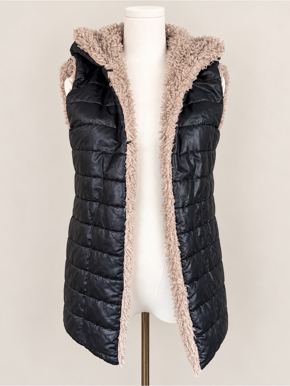 Coco + Carmen Black Quilted Vest with Cream Fleece